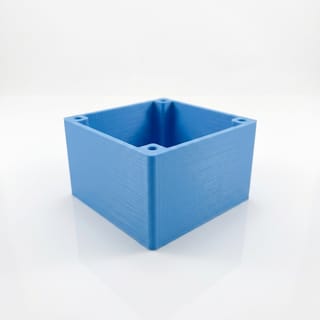 Organizér na lahvičky s 9 pozicemi a víkem – prázdný modrý 3D tištěný produkt na bílém pozadí.