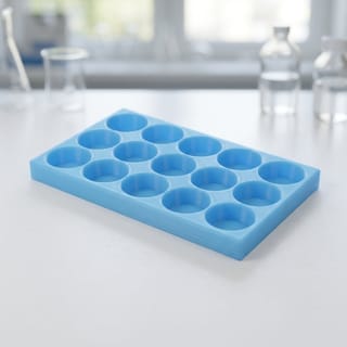 Organizér na vialky 25 mm - 3×5, 15 pozic – modrý 3D tištěný organizér na laboratorním stole.