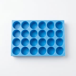 Organizér na vialky 25 mm - 4×6, 24 pozic – pohled shora na rozložení pozic 3D tištěného organizéru.