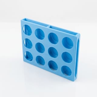 Stojan na barvy pro čtvercové lahvičky - 10ml lahvičky – prázdný modrý 3D tištěný produkt na bílém pozadí.